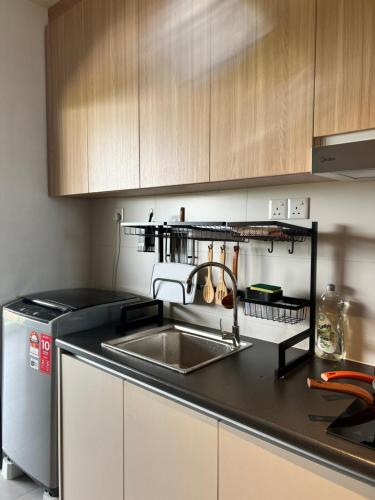 SS Staycation @Roxy Sematan Beach Apt