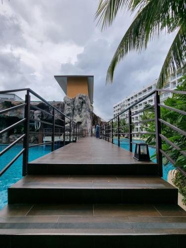 Laguna Beach resort 3 condo the maldives pattaya pool access ลากูน่า บีช รีสอร์ต 3 พัทยา