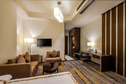 room detail thumbnail 1