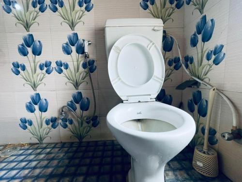 Double Room with Shared Bathroom room in Best Hostel and Ananda Garden Restaurant