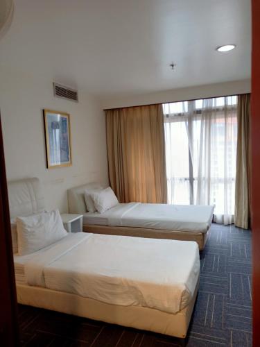 Excellent Suite At Times Square - image 10