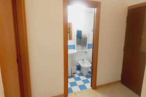 MaMo2 - Appartamento in pieno centro città, Bari (foto 4)