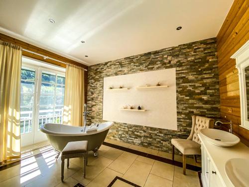 Fürdőszoba, Luxusvilla Österreich (Luxusvilla Osterreich) in St. Anton An Der Jessnitz