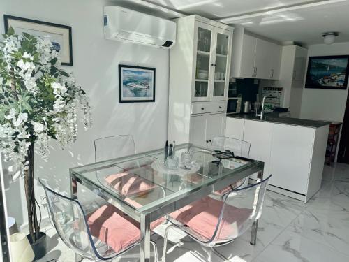 Skol Apartments Marbella - main image