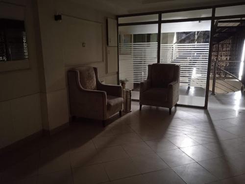 Beverly Inn Hotel - image 2