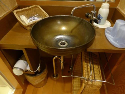 Japanese-Style Room with SHIGARAKI YAKI Open-Air Bath and Lake View