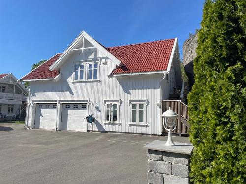 Modern Apartment near city center - Parking available in แซนฟยอร์ด