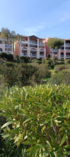 CAP ESTEREL VILLAGE VACANCES T2 vue mer AGAY in Saint-Raphael