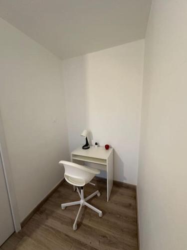 L’Appart : netflix box+parking.Paris-Orly in Sainte-Geneviève-des-Bois