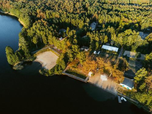 Viesnīcas āriene, Ośrodek Wypoczynkowy Zacisze (Osrodek Wypoczynkowy Zacisze) in Okoniny Nadjeziorne