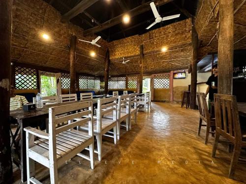 Restaurang, Samarth Resort in Thakudwara