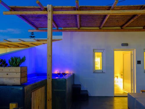 جاكوزي, Athiri Luxury Suites in بيريفولوس