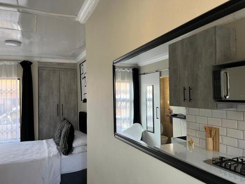 Studios at Monarch Inn