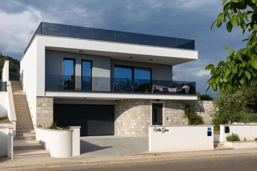 Luxury Villa Gina
