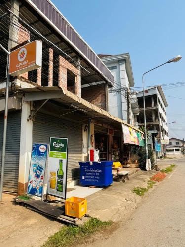 1 Min to Slow Boat Guesthouse in 후아이사이