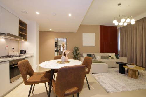 RH- Luxury Living, Central 1-Bedroom near DIFC, High Floor, 8 mins walk to Dubai Mall, Dubái (foto 10)
