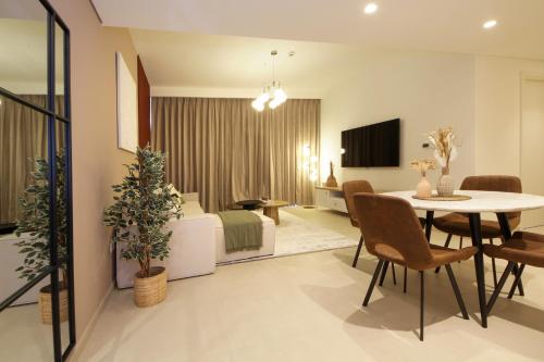 RH- Luxury Living, Central 1-Bedroom near DIFC, High Floor, 8 mins walk to Dubai Mall, Dubái (foto 4)