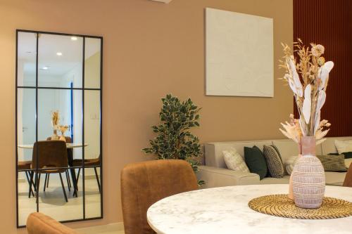 RH- Luxury Living, Central 1-Bedroom near DIFC, High Floor, 8 mins walk to Dubai Mall, Dubái (foto 9)