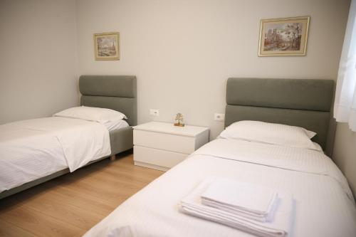 Elegant Apartment Near Wilson Square - image 2