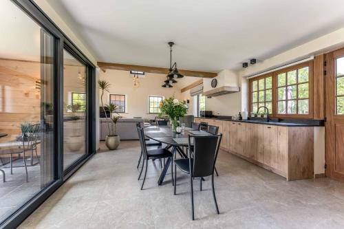 Konyha, Hoeve den Akker - luxueuze vakantiewoning met privétuin nabij Brugge (Hoeve den Akker - luxueuze vakantiewoningen met privetuinen en alpaca's nabij Brugge, Damme, Knokke,) in Damme