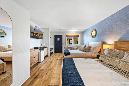 Fresh Coast Motel - image 2