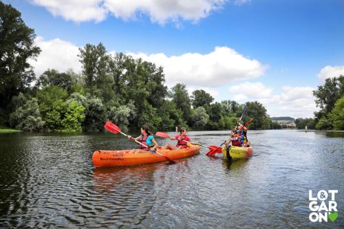 Gîte Mara des Bois - Pour 5-6 personnes - Idéalement situé pour visiter le Lot-et-Garonne - Piscine, grand jardin, terrasse avec barbecue