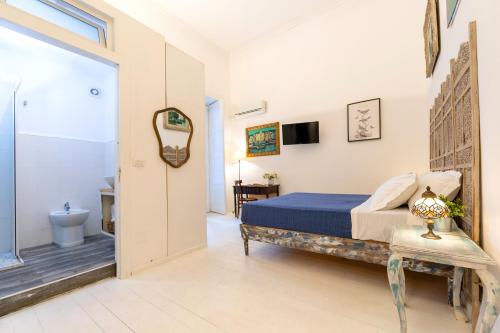 Double Room with Private Bathroom image 10