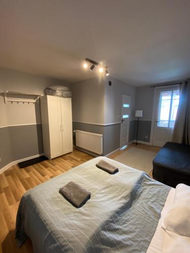 1 double bed, 1 sofa bed