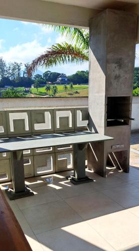 Casa com piscina e muita tranquilidade in Guaratiba
