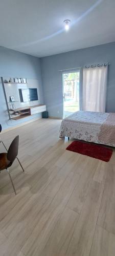Casa com piscina e muita tranquilidade in Guaratiba