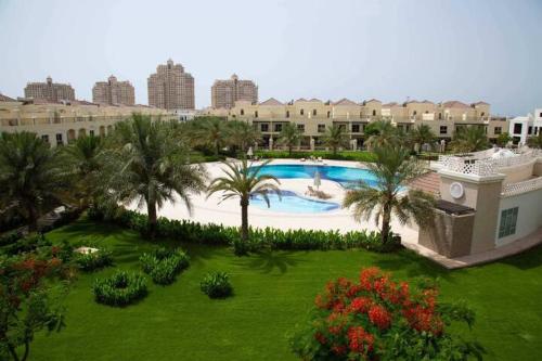 Spacious, Cozy Villa with Pool Access, Ra’s al-Chaima (Foto 3)