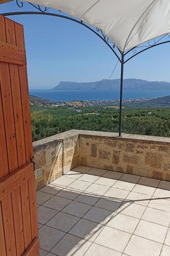 Mulberry Hill - amazing panoramic views - Kissamos