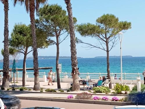 Résidence bord de mer, Cannes Midi, Accès direct à la plage - Apartment - Cannes