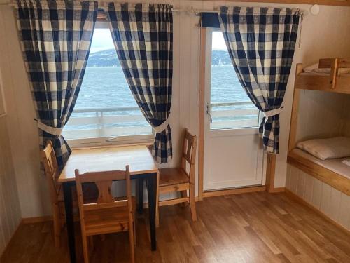 Yttervik Room Type - Quadruple Room with Lake View Yttervik Room Type - Quadruple Room with Lake View