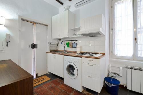 Xenia Apartments - Rustic and cozy apartment in Navigli, Milan (photo 4)