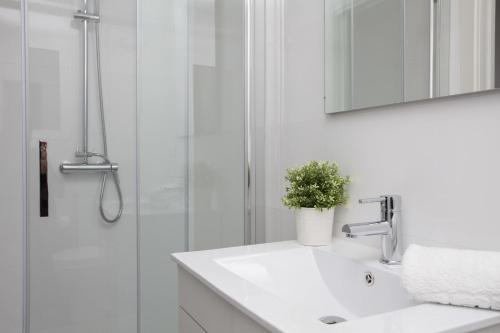 Quart Apartment - image 2