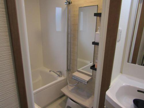 Shower, 松田 Terrace A in Ginoza