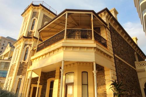 Seafield Tower Glenelg Apartment No 4 - Tap to explore photos