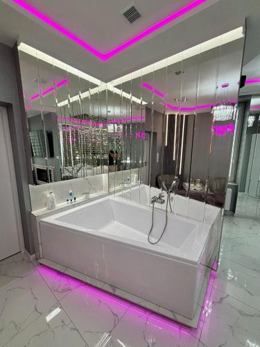 Apartament "Prezydencki Deluxe" Centrum z dużą wanną dla Dwojga