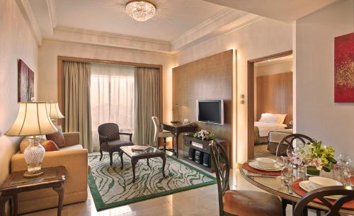 Shangri-La Apartments17