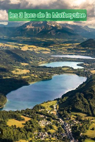 Chalet bord de lac+ piscine