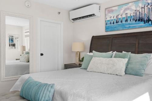 Ocean Front Luxury Property Near San Juan - image 6