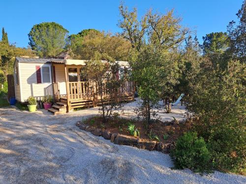 Bungalow 4 personnes sur sur propriété privée au calme à 10 mn des plages de Sainte Maxime - Camping - Sainte-Maxime