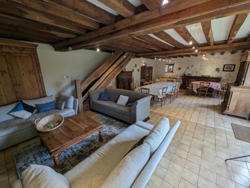 Grande maison familiale - 15 pers & 6 ch - Location saisonnière - Longny-les-Villages