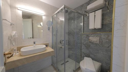 Superior Twin Room image 1