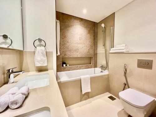 Downtown Views 2BR - Dubai Mall, Fountain & Burj Khalifa access, Dubai (photo 10)