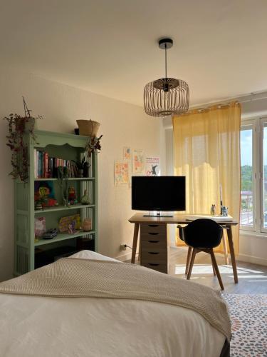 Chambre spatieuse - Pension de famille - Brest