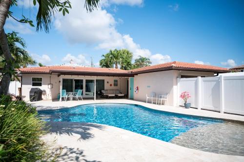 Charming Beach House w/Private Pool Paradise~WALK TO BEACH detail