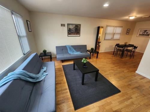 Contemporary & Roomy 2BR apartment near NYC in Jersey City, USA