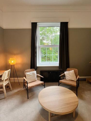 Mossley Hill Retreat near Eton Place